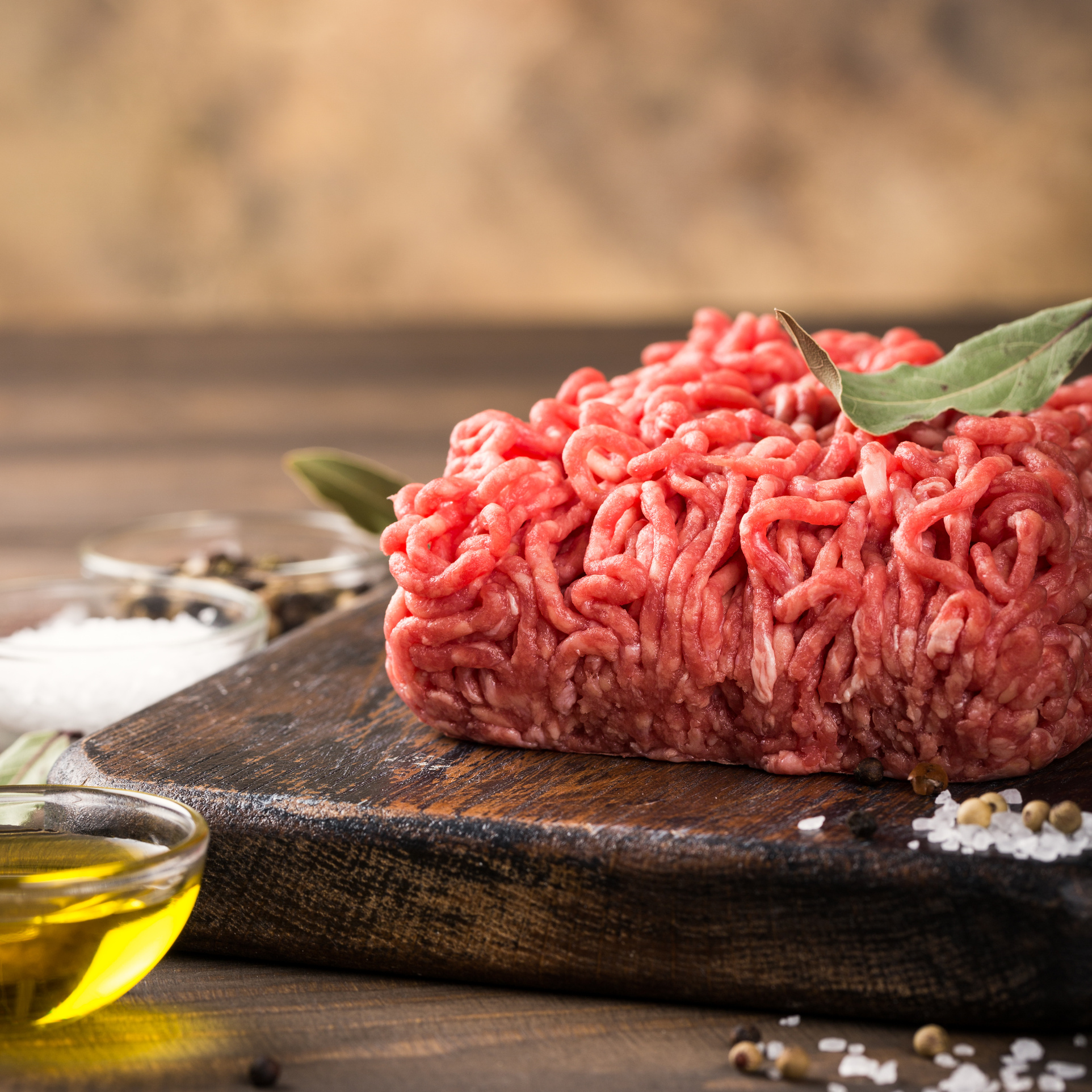 Oh yeah, this is the bundle you have been looking for! No worries about receiving cuts of beef you know nothing about because all you love to cook up and eat is ground beef!